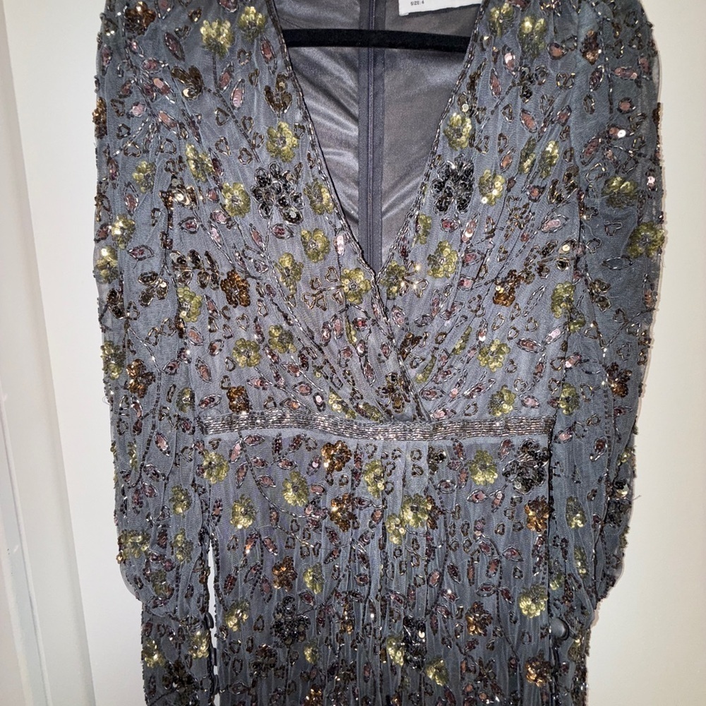 NWT | Mac Duggal 5571 Coal Long Sleeve V Neck Midi Dress
Size 4 - Picture 10 of 13